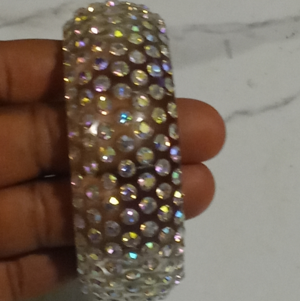 Jewelry - Picture 2 of 4